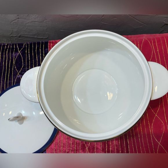 Christine Holm Royal Orchid Tureen - Picture 5 of 9